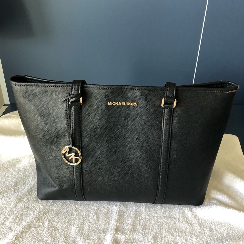 Black Michael Kors tote